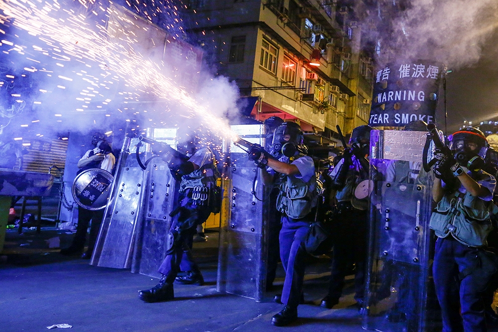 香港港澳辦發文指「黑暴」是「政治病毒」，稱「一日不除 香港一日不寧」。（湯森路透）
