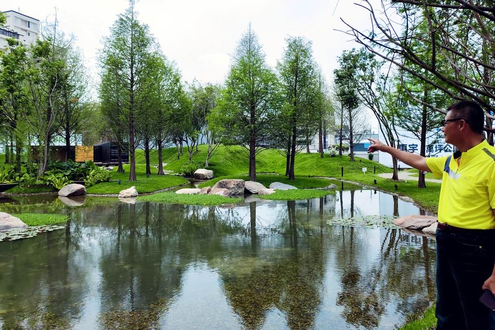 惠宇建設以「城市浮島」為概念的單元三新案，綠美化造景相當吸引人。（楊文琳攝）