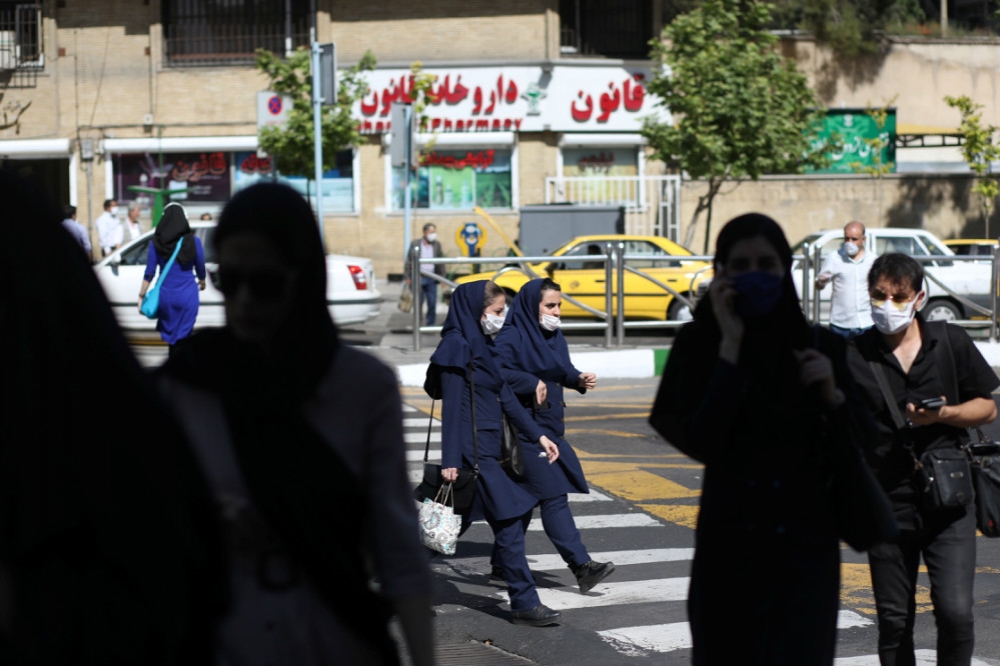 伊朗再次出現單日確診破2000例，讓官方擔心疫情再現高峰。（湯森路透）
