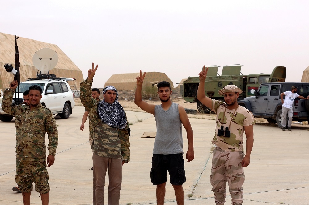 利比亞全國團結政府（GNA）成功奪下哈夫塔重要的戰略據點瓦迪亞空軍基地（Al-Watiya）。（湯森路透）