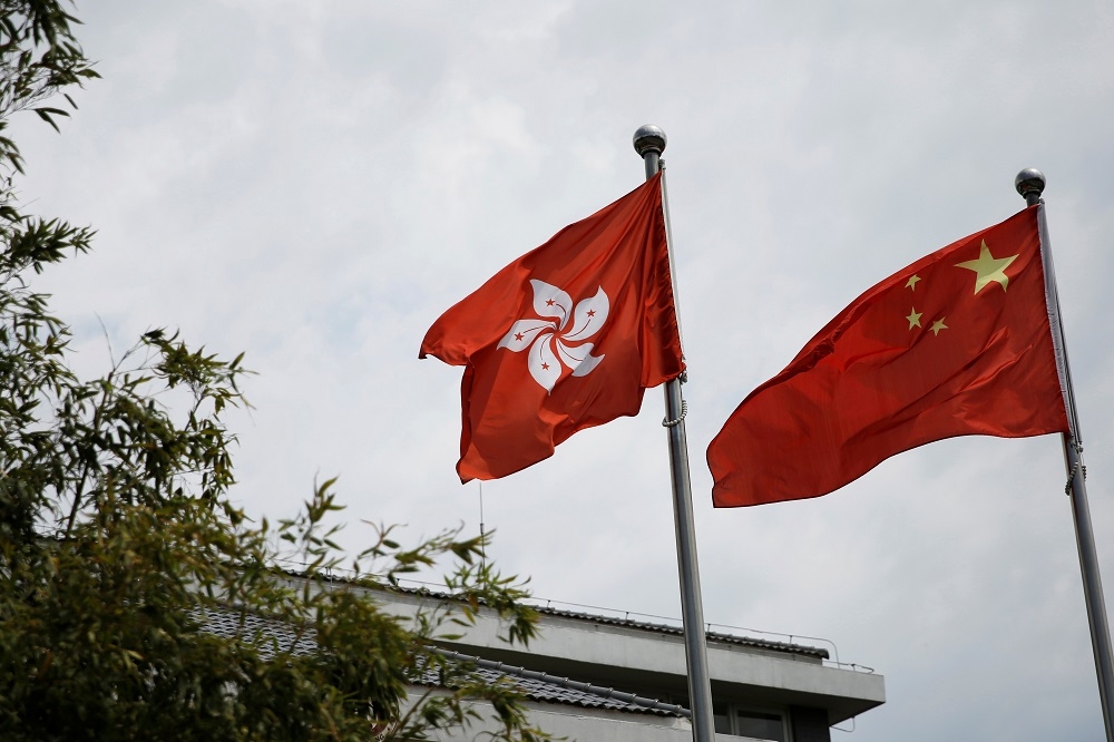 香港《國歌法》草案27日將於立法會大會恢復二讀，香港網友號召罷課抗議。（湯森路透）