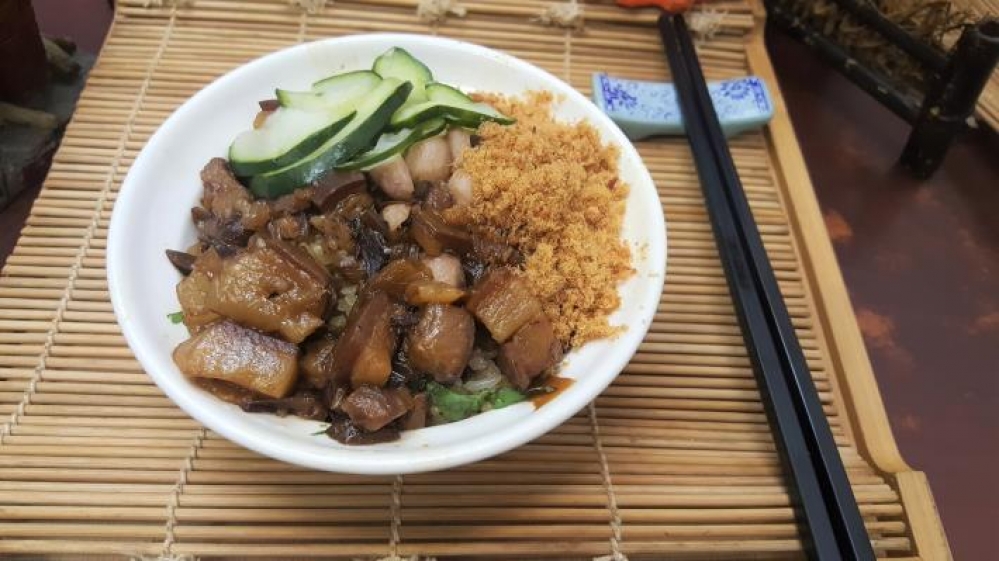 肉燥可說是台南美食小吃的「最大公約數」，舉凡台南具代表性的美食，都少不了以肉燥調味增香。(台南市政府提供)