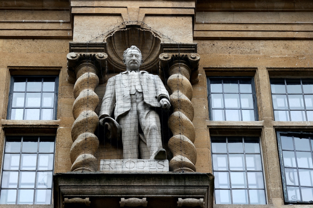 牛津大學將啟獨立調查，處理羅德雕像拆除事宜。（湯森路透）