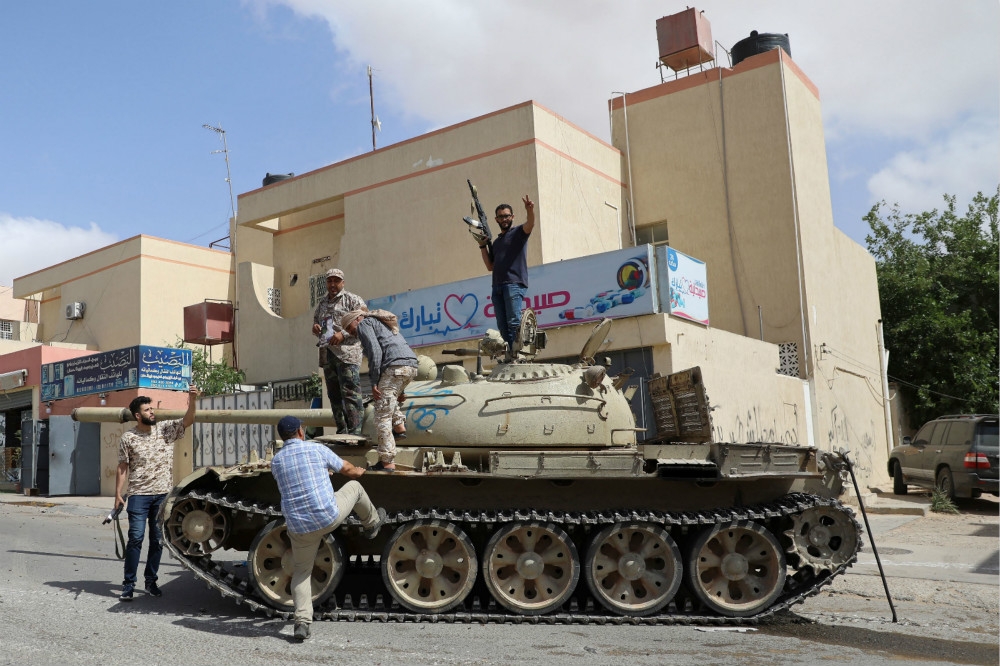 利比亞中央政府軍隊收復首都的黎波里。（湯森路透）
