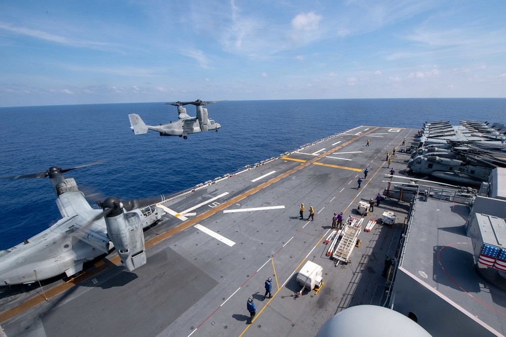 搭乘魚鷹直昇機的美國海軍陸戰隊於今年四月時在南海的演訓。（圖片摘自U.S. Pacific Fleet）