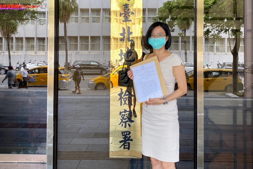 綠委林楚茵17日赴台北地檢署告呂玉玲傷害，她指出藍委不單製造衝突，已是刻意傷害，不會任由暴力在立院發生。（取自林楚茵臉書）