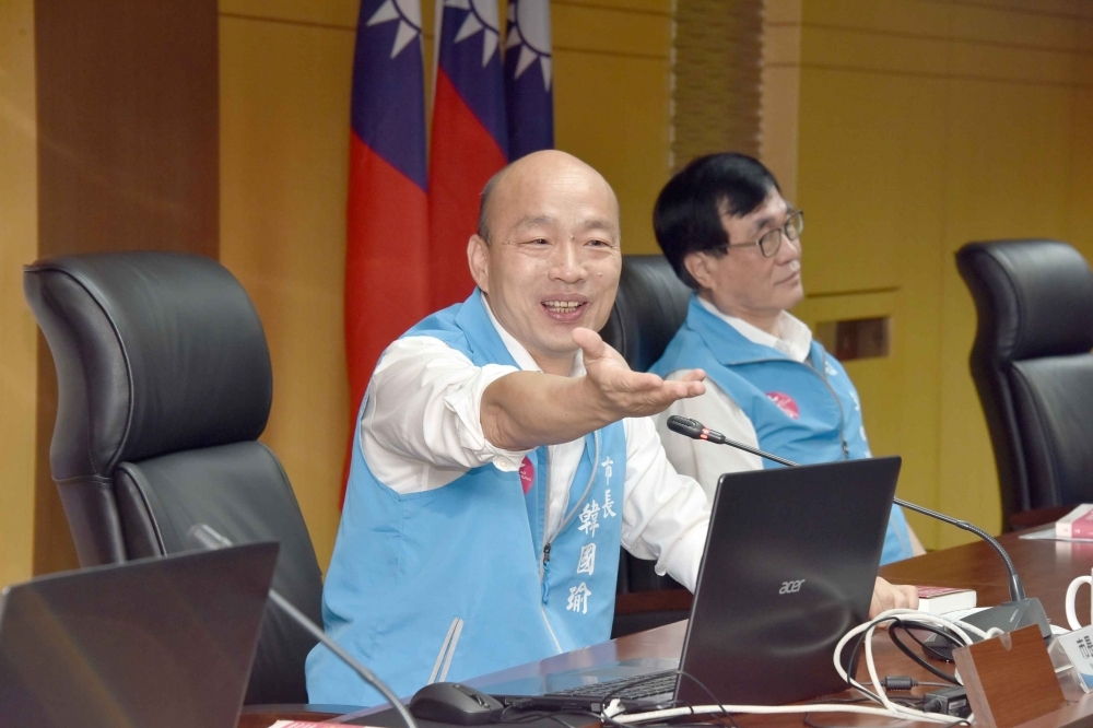 高雄市長補選即將在8月15日投票，現有網路民調顯示，「韓國瑜」是藍綠攻防關鍵字。（資料照片／高雄市政府提供）