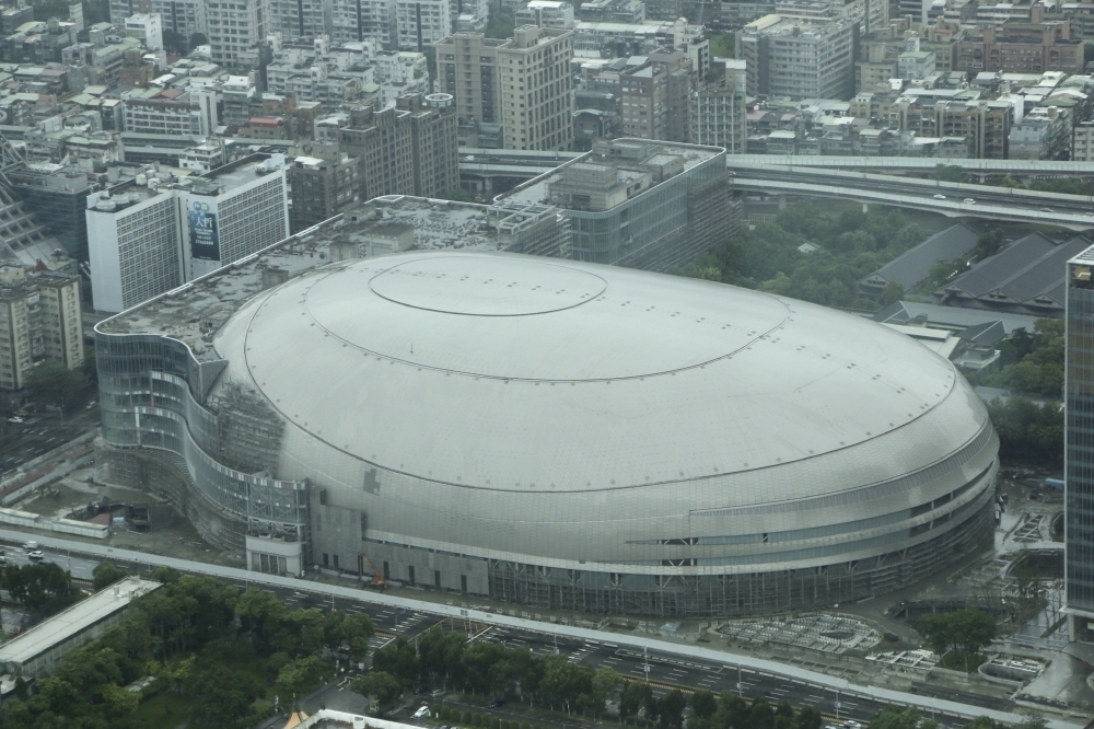 遠雄遭踢爆曾在大巨蛋停工期間私自安裝吸音棉，遭建管處開罰後仍未拆除，30日裁定再開罰6萬5000元。（資料照片／王侑聖攝）