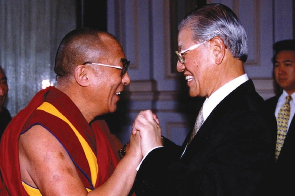 達賴喇嘛於31日致信李登輝遺孀曾文惠表達哀矜之意，信中也提及他1997年首度造訪台灣時與李登輝的會面。（取自達賴喇嘛網站）