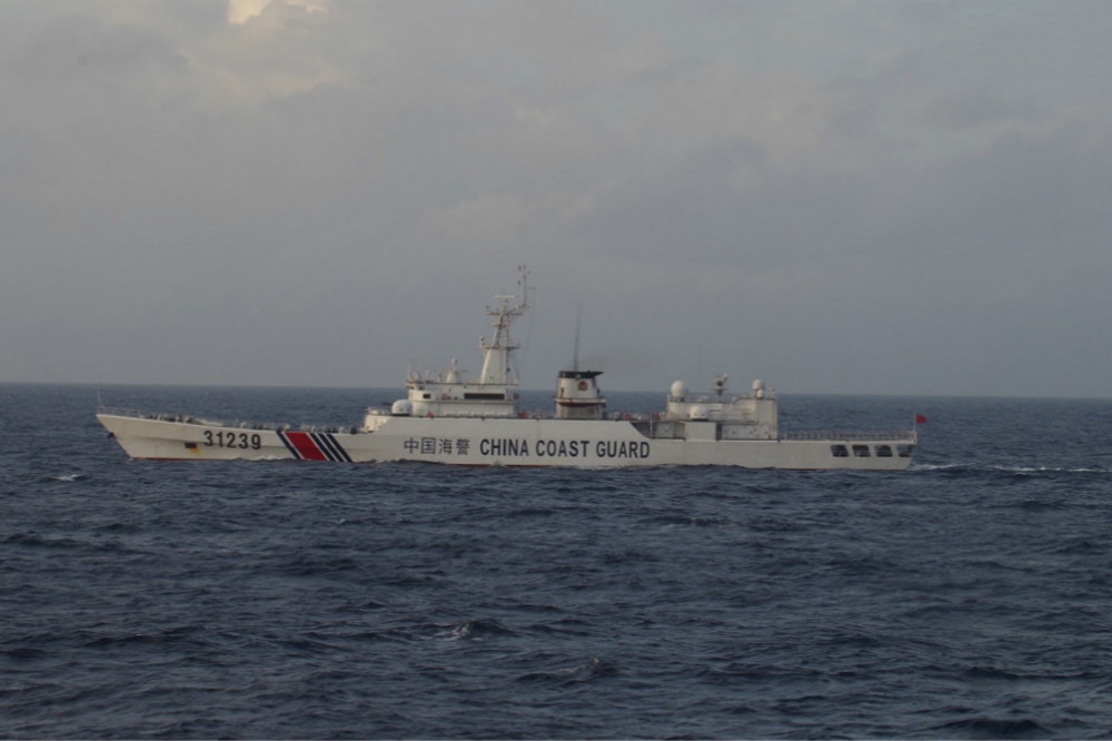 中國海警連續111天派遣巡邏艦前往釣魚台海域。（湯森路透）