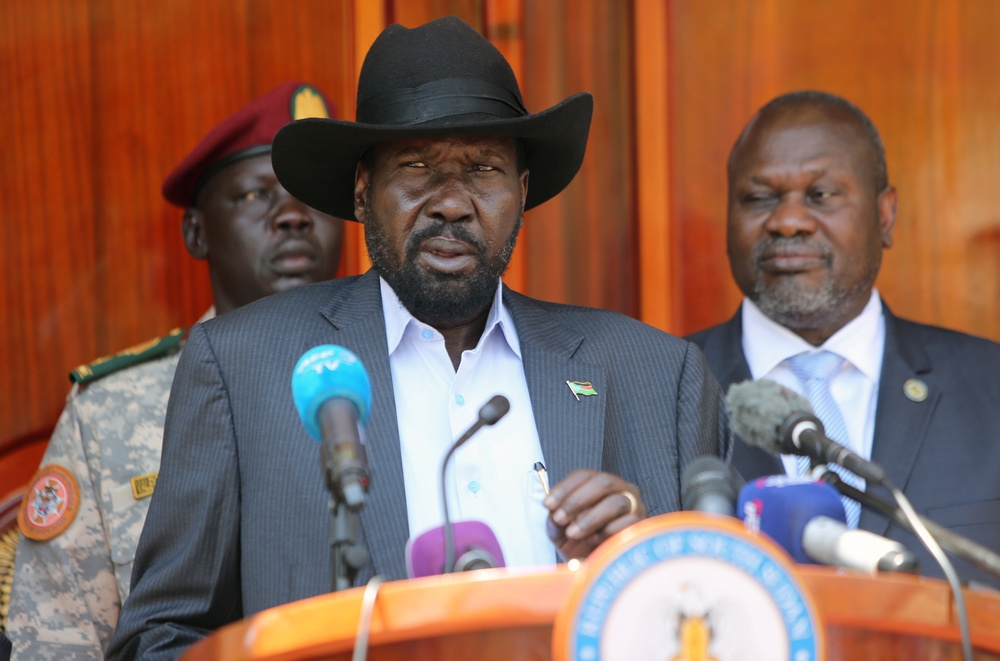 南蘇丹總統基爾（Salva Kiir）2月與前反對派領袖馬查爾（Riek Machar）於首都朱巴（Juba）的恩德培議會大廈（State House）舉辦記者會，宣布馬查爾擔任過渡聯合政府之副總統。（湯森路透）
