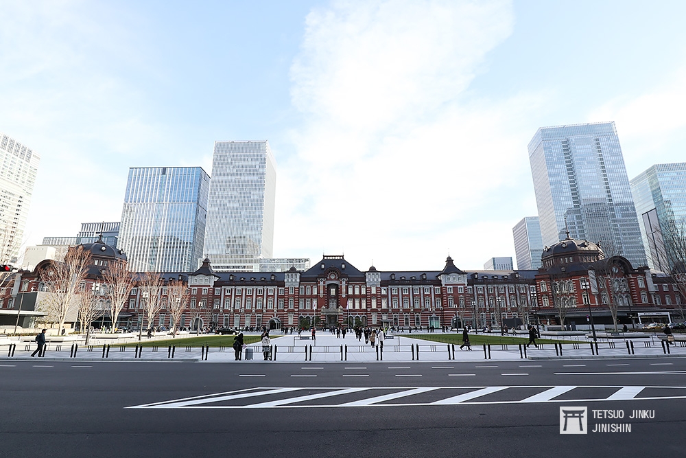 2012 年底復原的東京車站紅煉瓦驛舍，是丸之內最醒目的地標。（陳威臣攝）