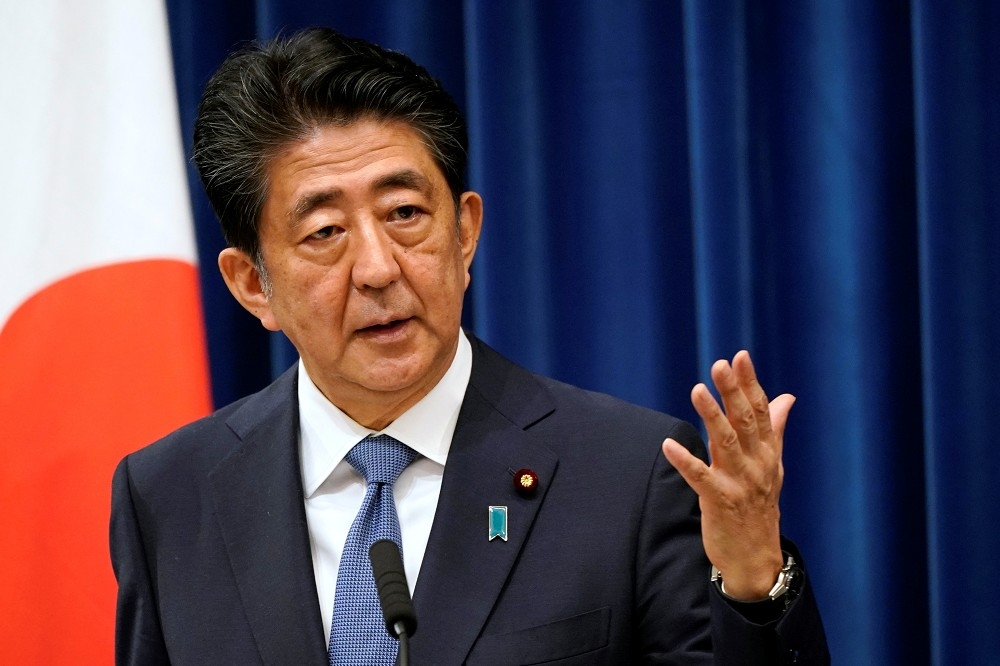 日本首相安倍晉三辭職下台。（湯森路透）
