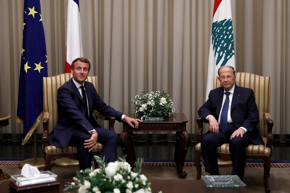 法國總統馬卡洪會見黎巴嫩總統密歇爾奧恩。（湯森路透）