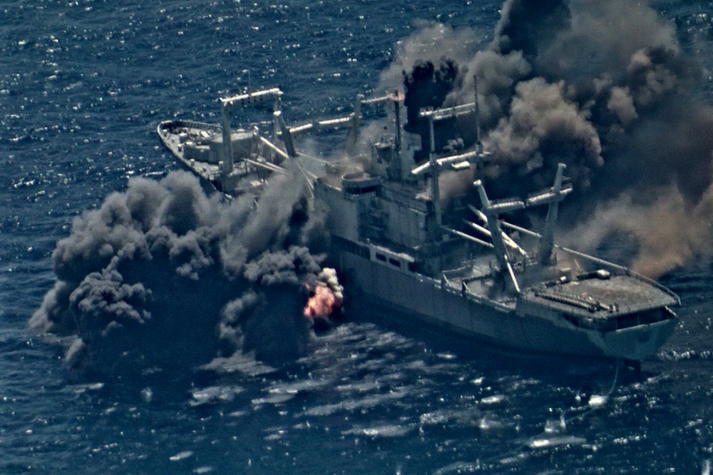 環太平洋軍演中，達勒姆號被精準擊穿。（擷取自美國海軍）