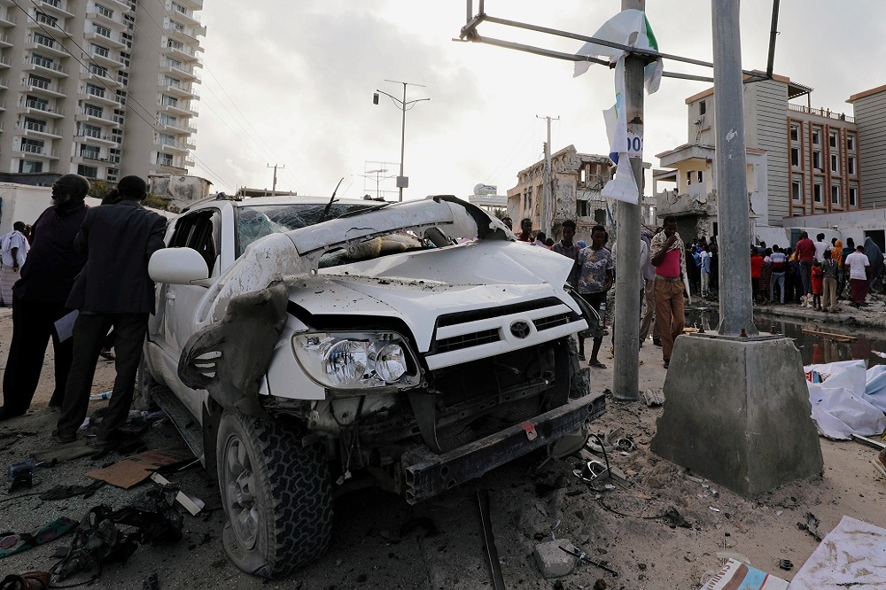 索馬利亞自殺炸彈客8月也曾釀15死。（湯森路透）
