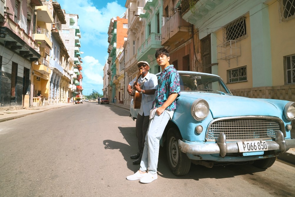 周杰倫推出單曲〈Mojito〉，並遠赴古巴拍攝mv，mojito也正是大文豪海明威最愛的調酒。（杰威爾提供）