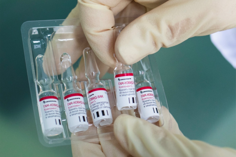 俄羅斯自行研發的新冠肺炎疫苗樣本。（湯森路透）