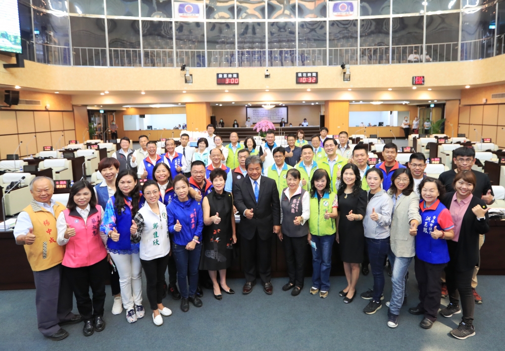 臺南市議會獲全國議會透明度第一  議長郭信良感謝肯定，議員們也都與有榮焉。（方士華攝）