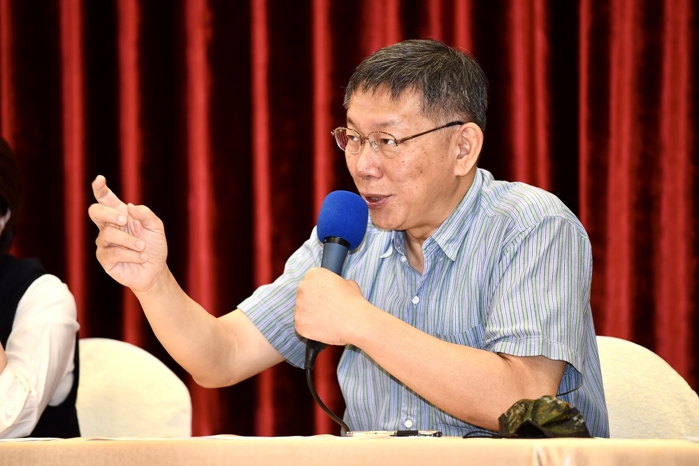 台北市長柯文哲26日舉行記者會，針對杜絕未立案長照機構、加強機構住民的保障，對外說明。（張哲偉攝）