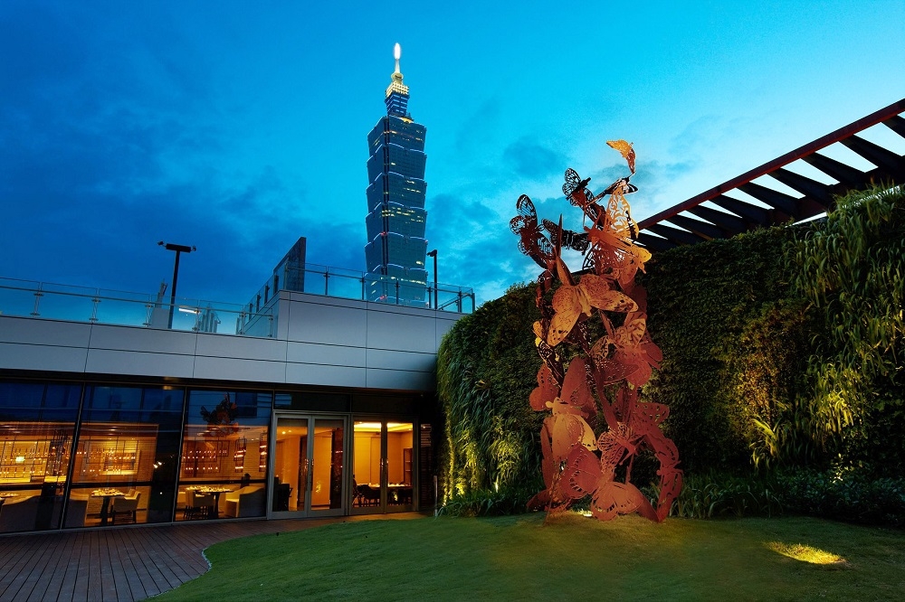 台北市信義區的5星級飯店「寒舍艾麗」欲轉型做防疫旅館，目前北市府正在審核中。（取自艾麗酒店臉書）