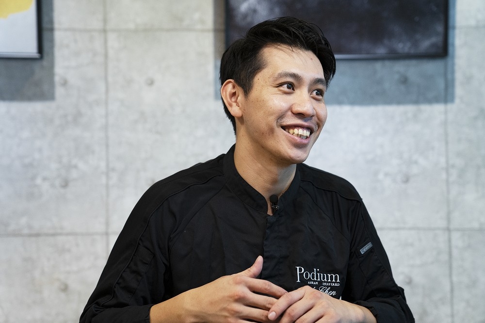 主廚陳瑞晏 Andy 陸續在歐洲待過 5 年時間，輾轉在不同的米其林餐廳裡習藝，如今回到台灣落實自己理想。（陳沛妤攝）