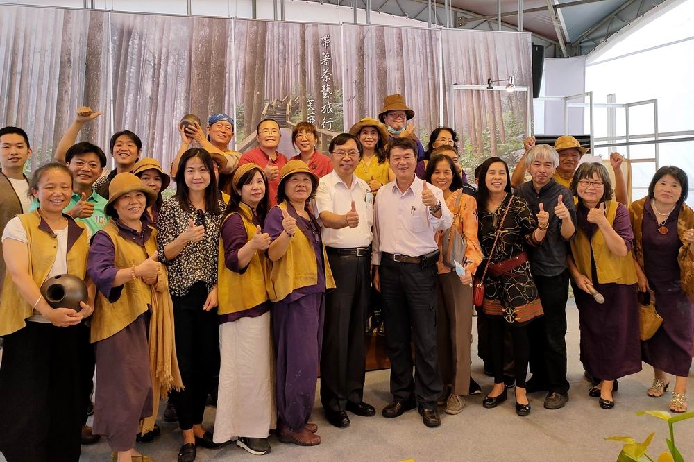 工藝中心以「帶著茶藝旅行」為主題在南投茶博開展。（楊文琳攝）