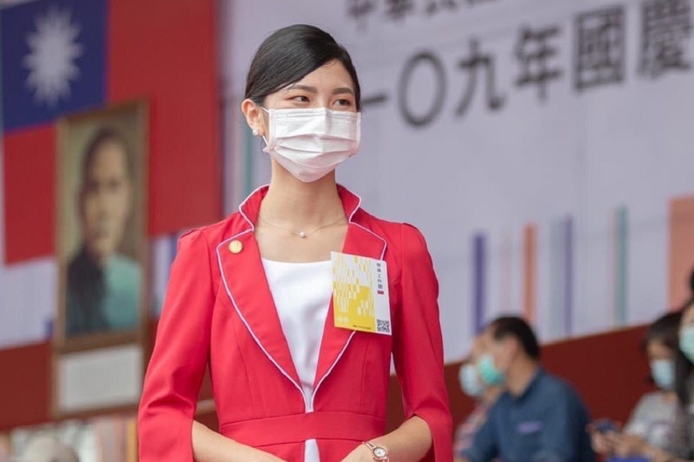 蔡英文總統在10月11日台灣女孩節PO文喊話，要外界別再把國慶禮賓人員稱作「金釵」。（取自蔡英文IG）