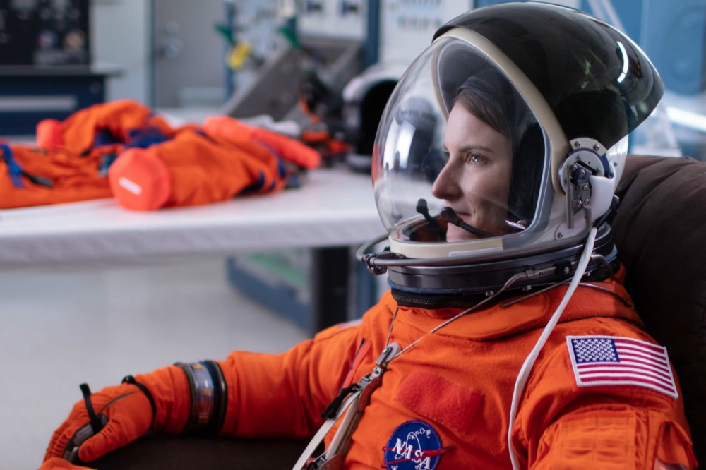 正在接受訓練的NASA美籍女太空人凱伊拉・巴隆。（圖片取自NASA官網）