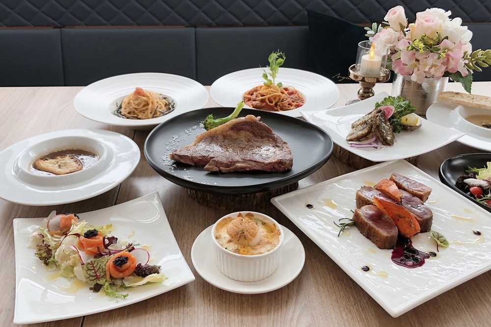 「Chambistro 享 ‧ 香檳海鮮餐酒館」推出周年慶限定「海陸主餐點到飽」活動（洪卉琳攝）