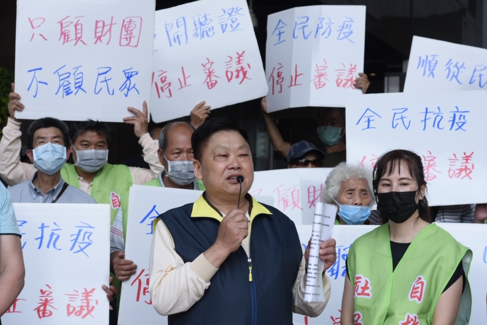 台北市士林區福安里里長謝文加因社子島開發案遭提罷免，29日市選會宣布罷免案連署通過，罷免案成立，將於12月12日投票。（資料照片／蔣銀珊攝）