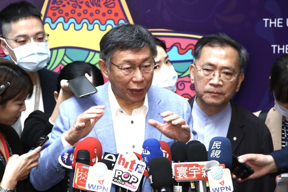 台北市長柯文哲2日針對行政院長蘇昌的回應，表示「極其傲慢、鴨霸。」（王侑聖攝）