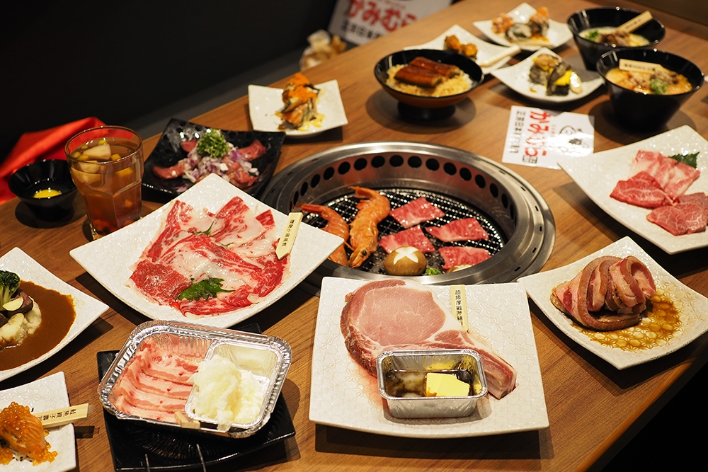 和民集團引進來自日本超人氣的燒肉吃到飽餐廳「上村牧場」，提供多種選擇的燒肉吃到飽。（吳文元攝）