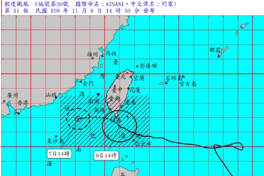 輕度颱風閃電下午兩點，最新中心位置在北緯 21.4 度，東經 121.0 度，即在鵝鑾鼻的南方約 60 公里之處前進方向以每小時13公里速度，向西北西轉西進行。（取自氣象局官網）