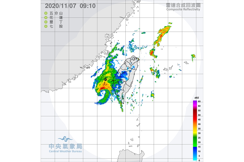 中央氣象局7日上午8點30分解除颱風「閃電」的陸上颱風警報，並針對高雄、屏東及澎湖地區發佈大雨警報。圖為雷達回波圖。（中央氣象局提供）