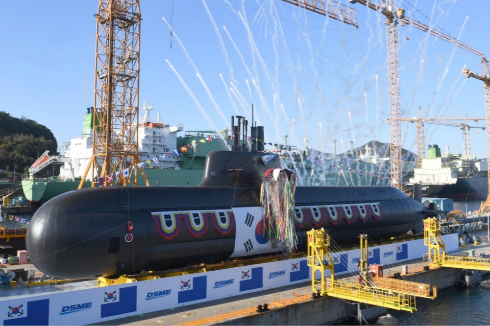 南韓新一代3000級AIP潛艦「安武」10日下水。（圖片取自韓國海軍）