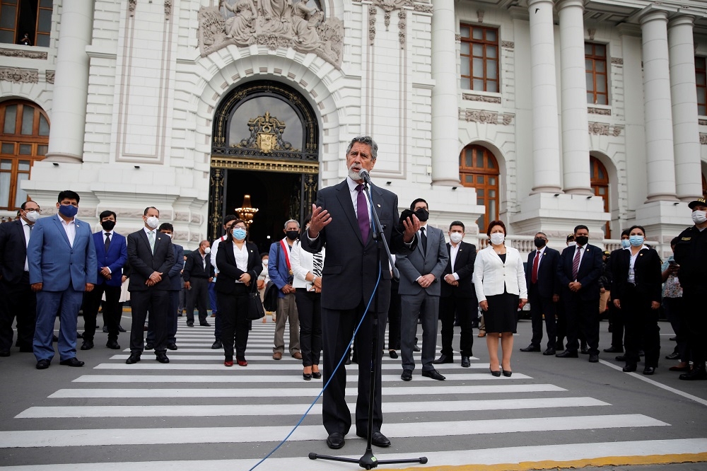 秘魯國會於16日選出了新的臨時總統薩加斯蒂，成為一周內該國第三位總統。