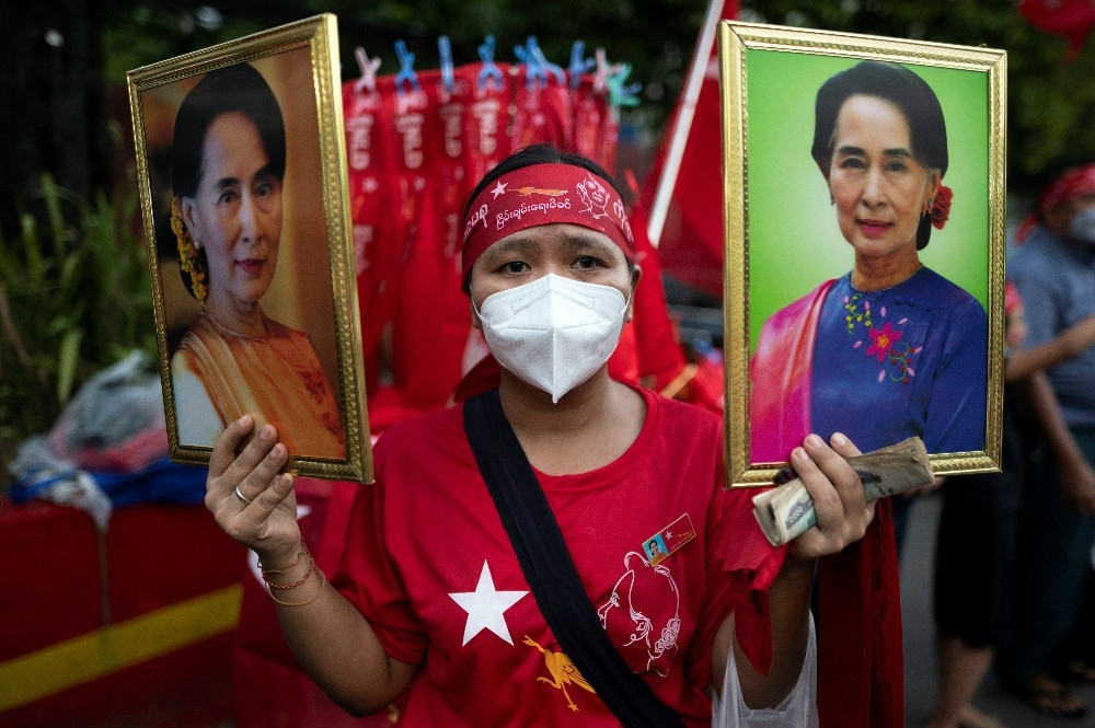 哪怕檯面上軍方勢力的介入較過往式微，但民主制度尚不成熟的緬甸仍呈現「人治」勝過法治的狀態。（湯森路透）