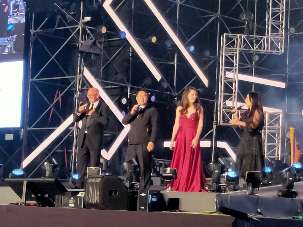 2021台南市耶誕跨年系列活動」的第3場活動「爵士∙樂無限」音樂會，今晚(18日)晚間7點於永華市政中心西側廣場登場。(方士華攝)