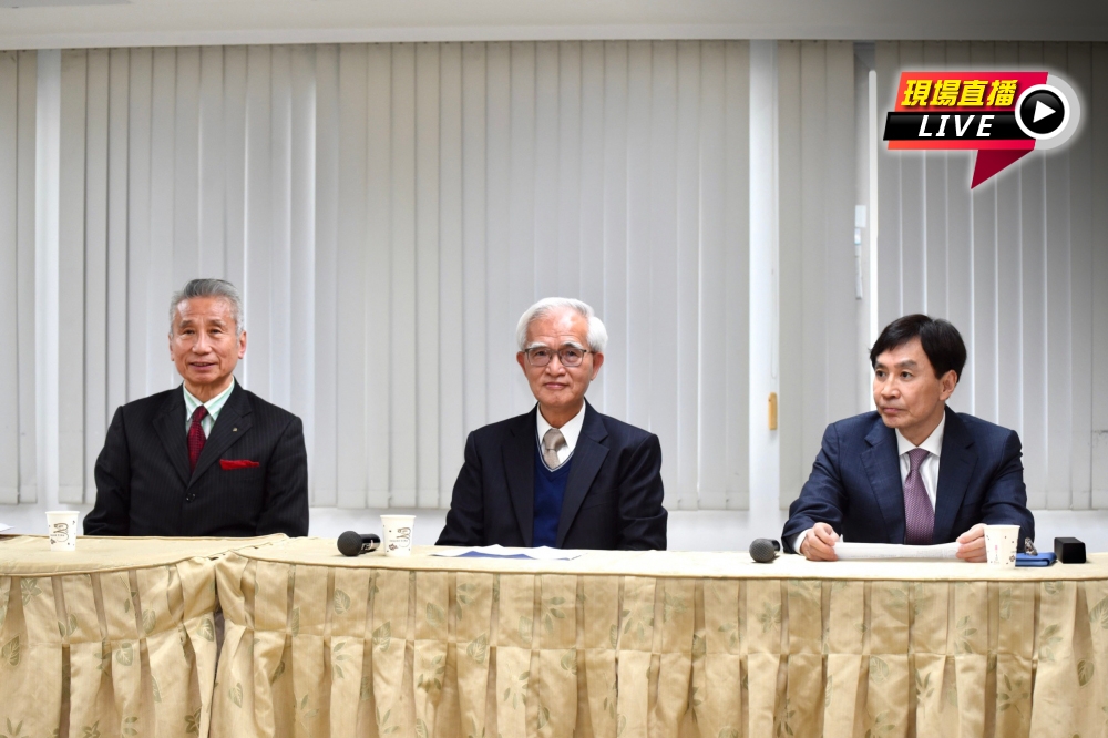 左起為王光祥、大同公司新任董事長盧明光、總經理鍾依文。（張哲偉攝）