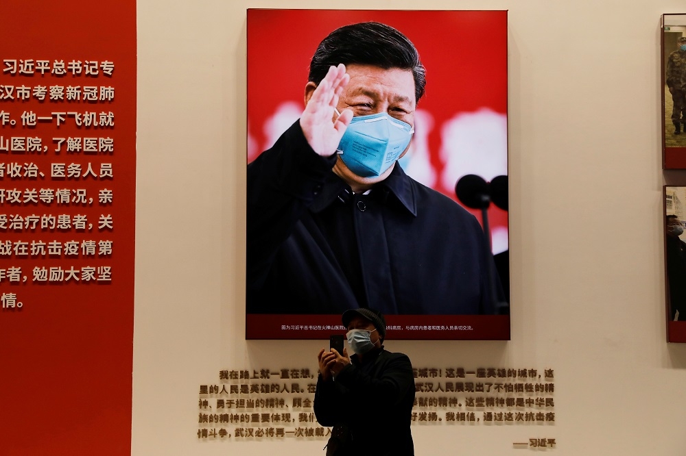 2020年在中國武漢舉辦「抗擊新冠肺炎疫情專題展覽」。（湯森路透）