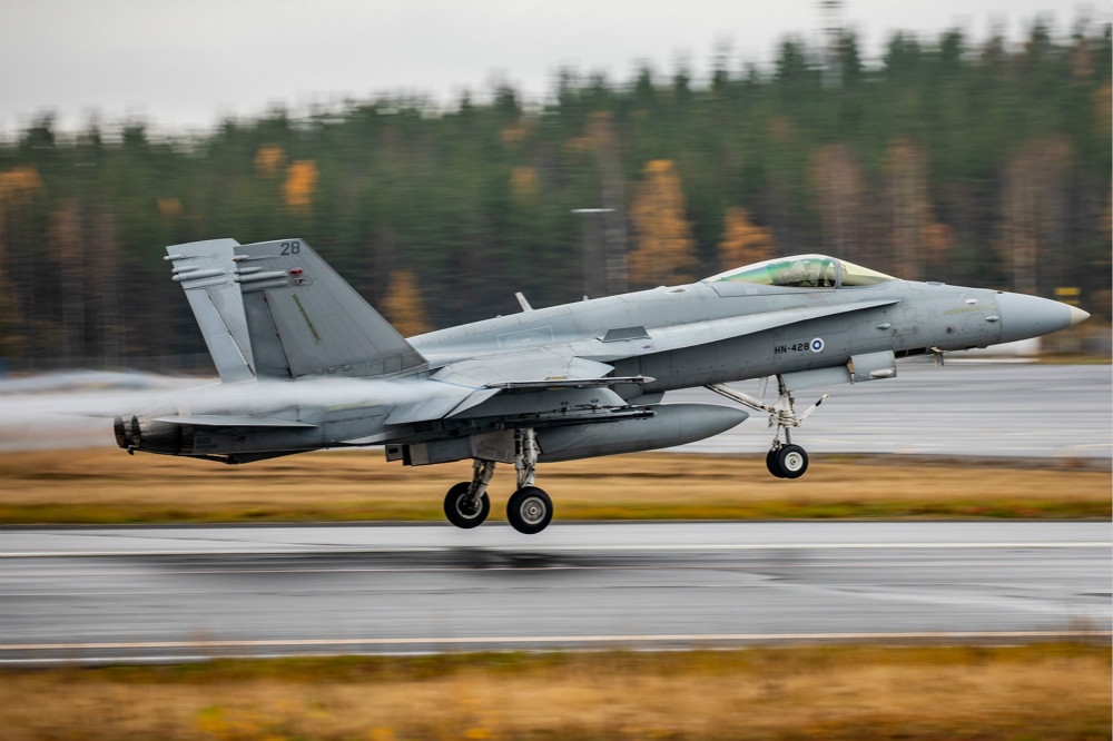 芬蘭現役的F/A-18「大黃蜂」戰機。（圖片取自芬蘭空軍臉書）