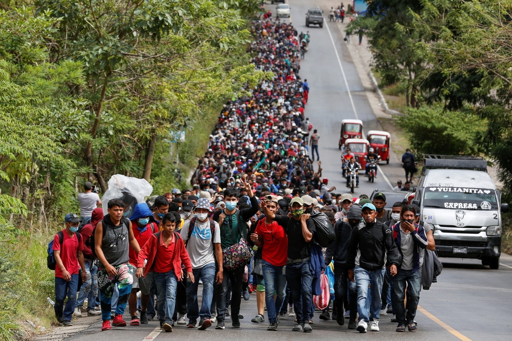 上千名宏都拉斯（Honduras）的移民。（湯森路透）