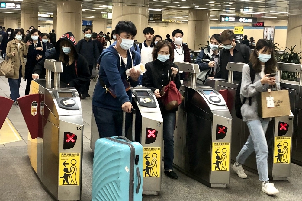 台北捷運被爆料有幹部不用進辦公室處理捷運業務，卻可以爽領百萬年薪。（資料照片／王侑聖攝）