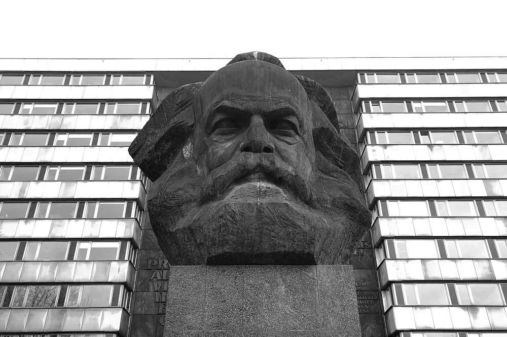 出版《資本論》（Das Kapital）的社會主義始祖之一卡爾·馬克思的雕像。（pixabay）
