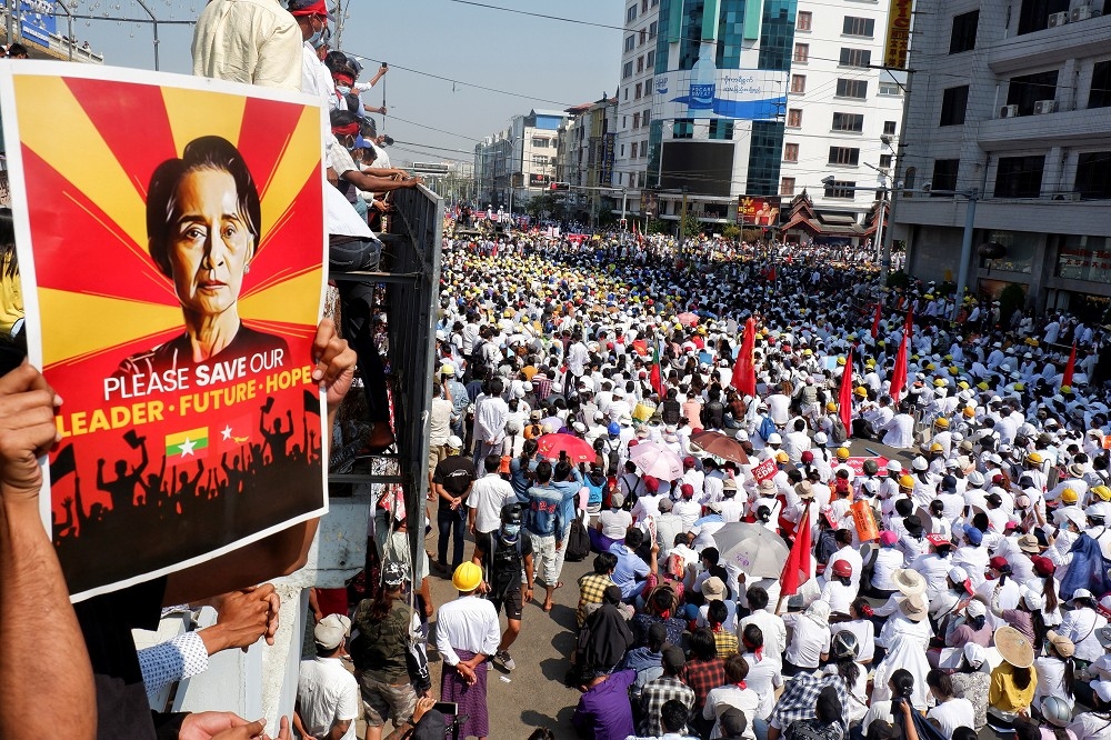 2月22日，緬甸抗議者發起全國大罷工。（湯森路透）