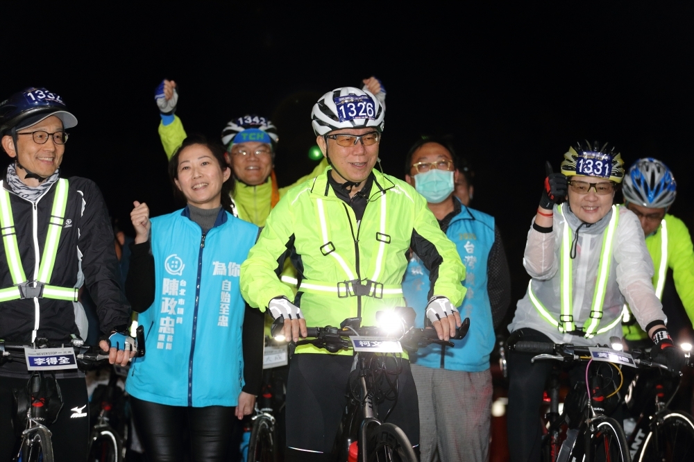 台北市長柯文哲第5度挑戰騎自行車「一日北高」。（陳愷巨攝）