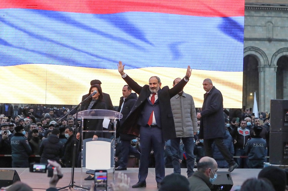 亞美尼亞總理帕西尼楊在1日於首都舉行集會。（湯森路透）