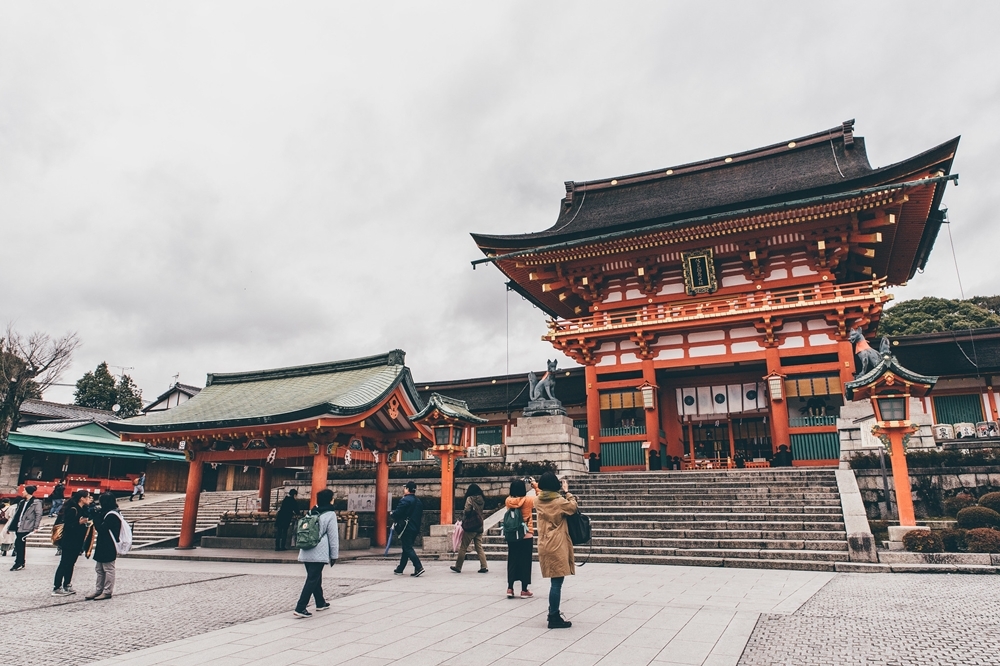 京都伏見稻荷大社（2018 © o331128 , 2018.03.09-伏見稻禾大社、平等院 @ Flickr, CC BY-SA 2.0.）