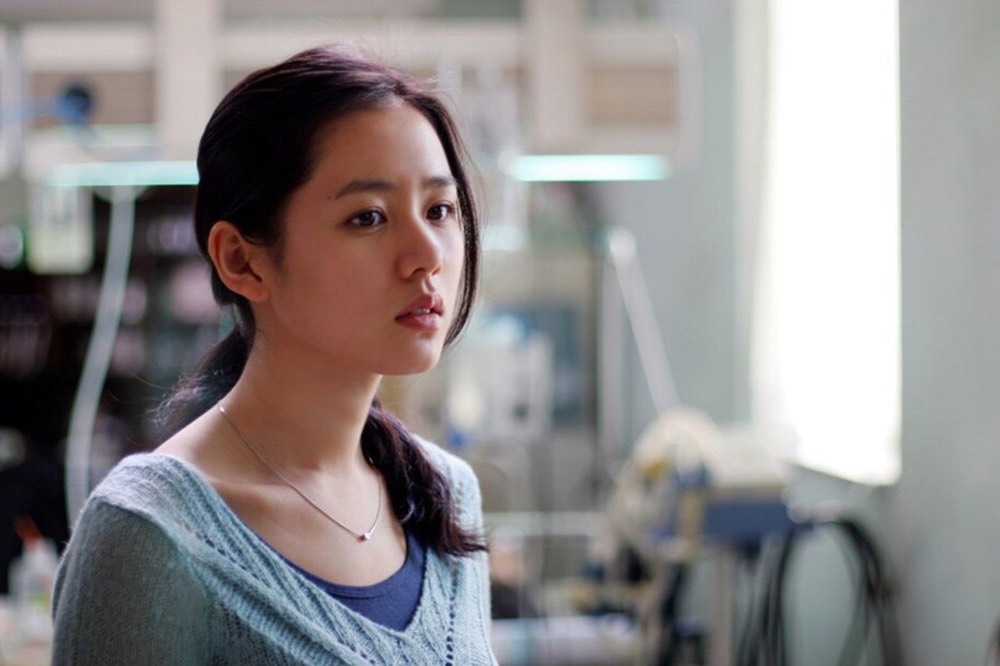 孫藝真曾以《外出》拿下韓國青龍獎最佳女主角獎，當年23歲的她，被形容「美到令人窒息」。（取自劇照）